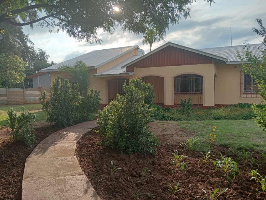 3 Bedroom Property for Sale in Oos Einde North West